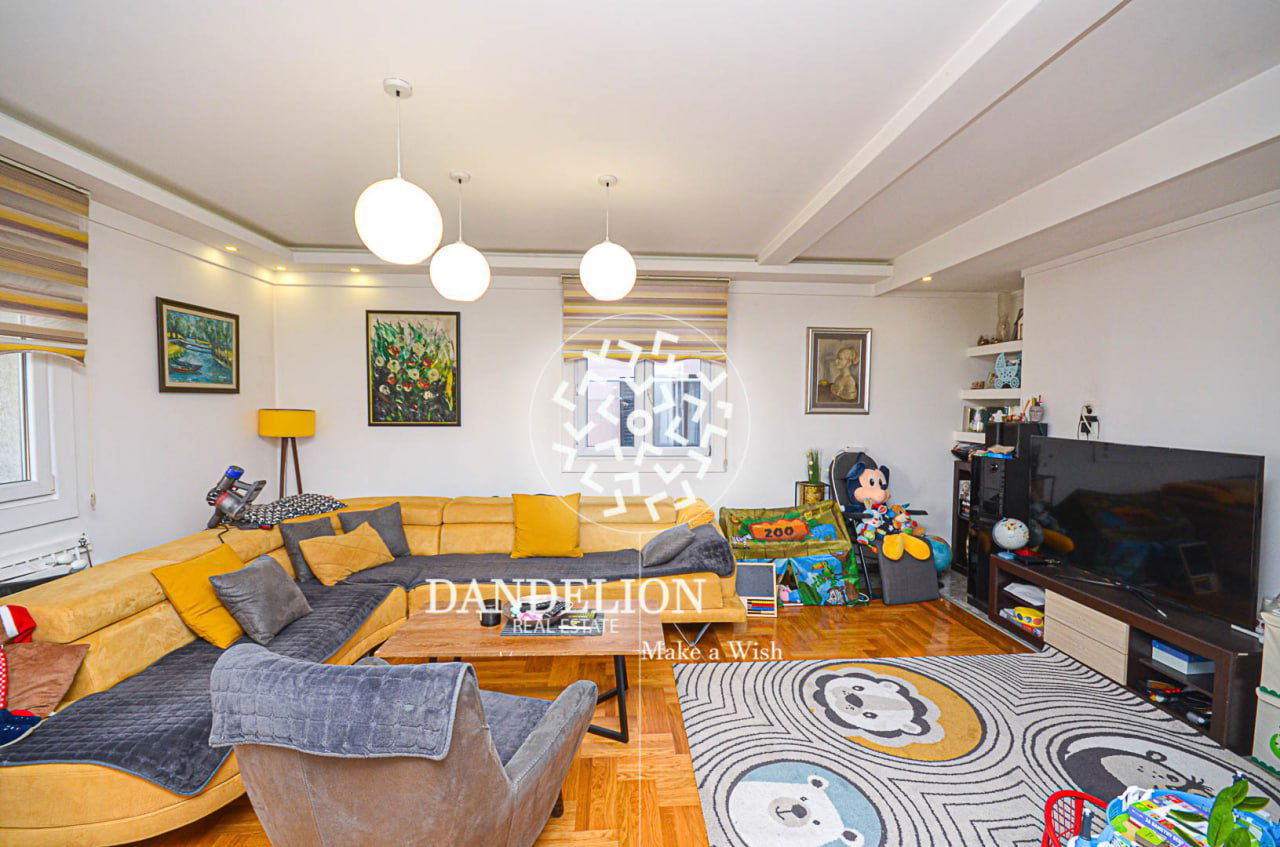 Продаж - Будинок Podgorica, Blok 9