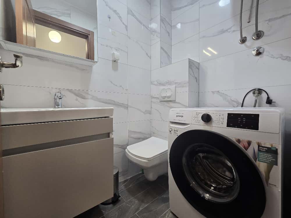 fd9228db-25de-4549-b372-7461e28117b0.jpg