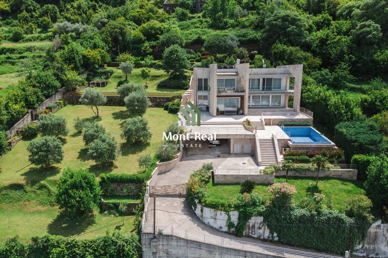 Sale - House Kotor, Stoliv