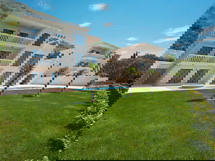 Продаж - Будинок Budva, Reževići