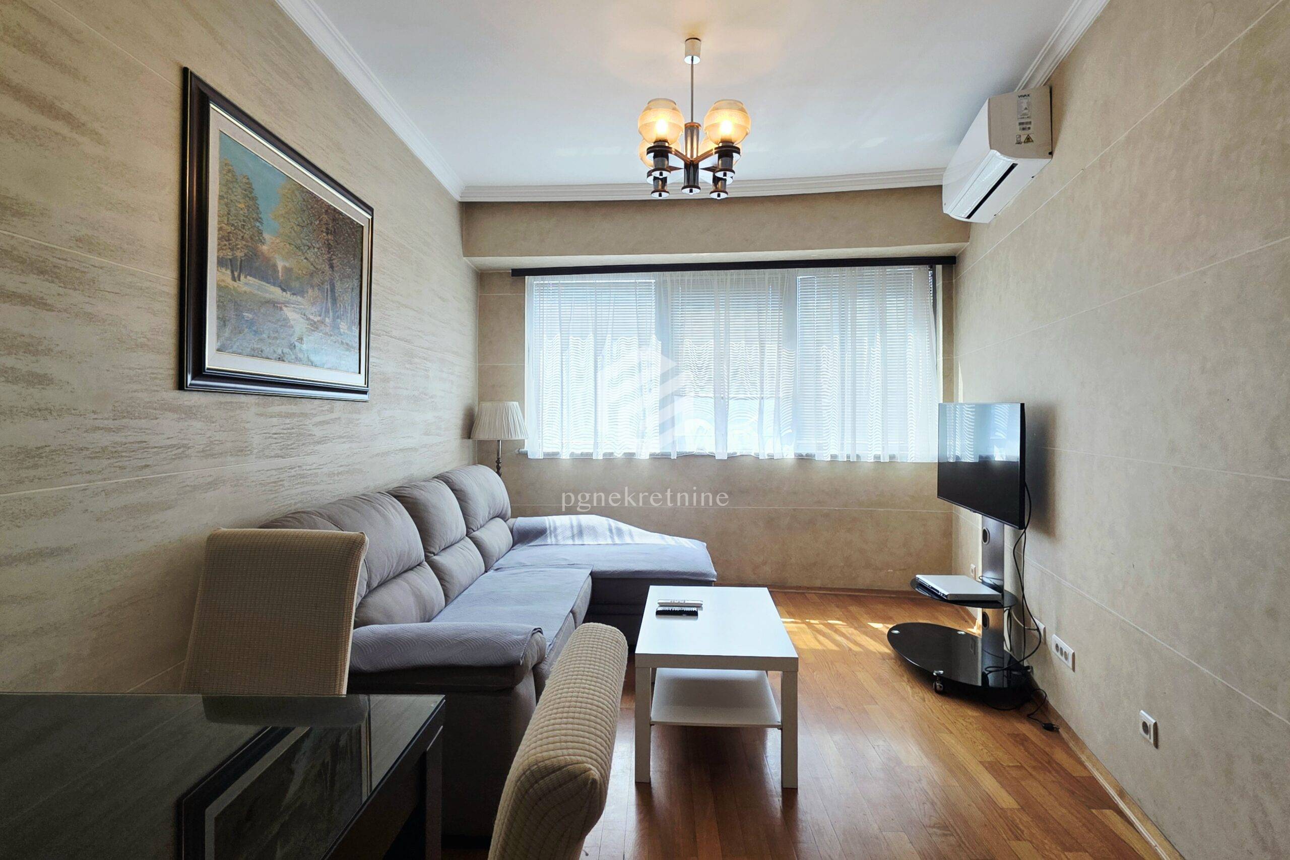 Izdavanje - Stan Podgorica, Centar
