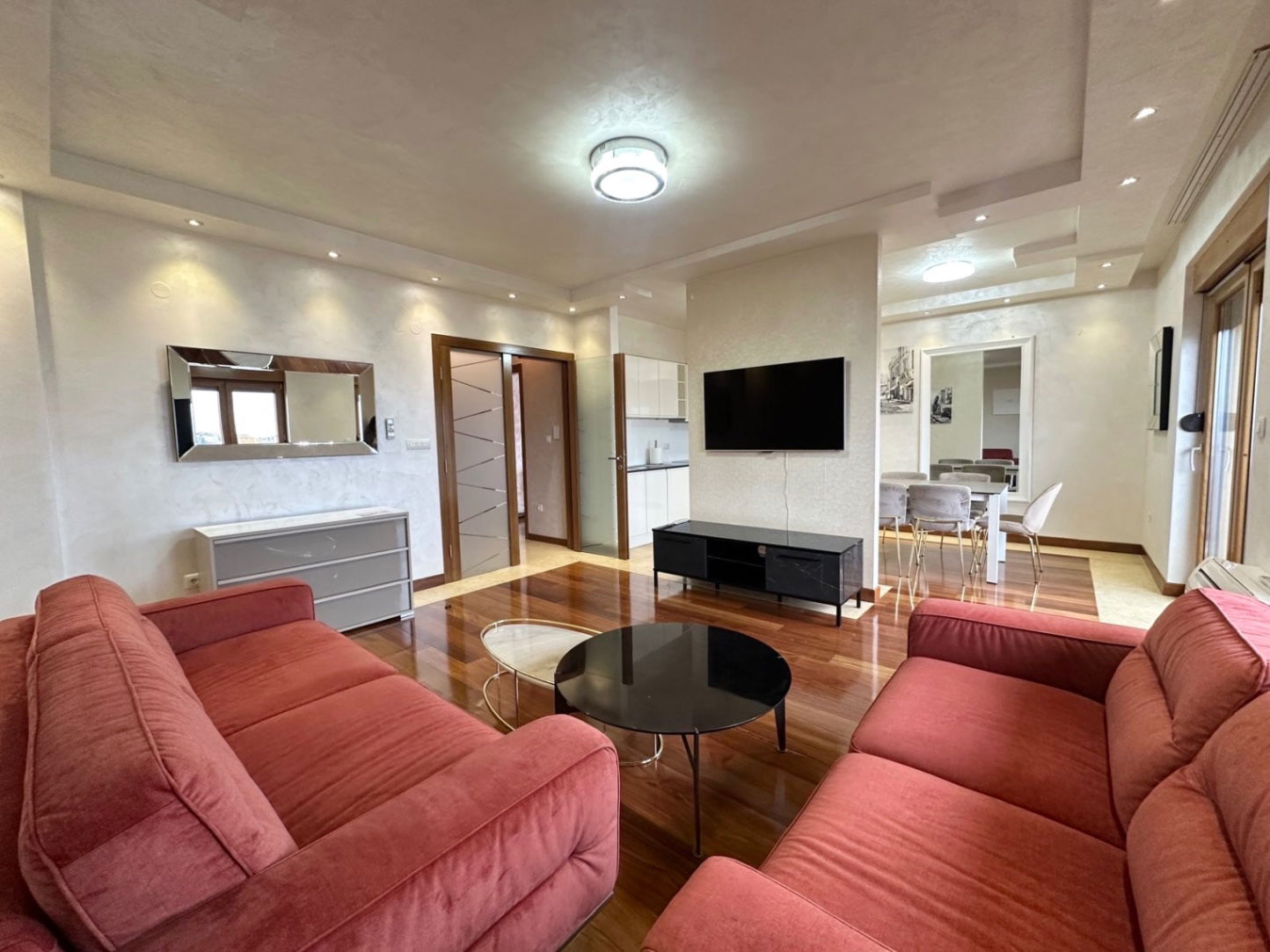 Izdavanje - Stan Podgorica, Centar